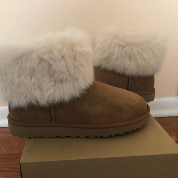 UGG Mini Toscana Cuff shearling Boots. Size: 8 - Picture 4 of 8